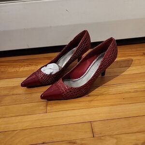 NEW Joan Rivers Signature Croco-Embossed Red Pumps 7.5 M